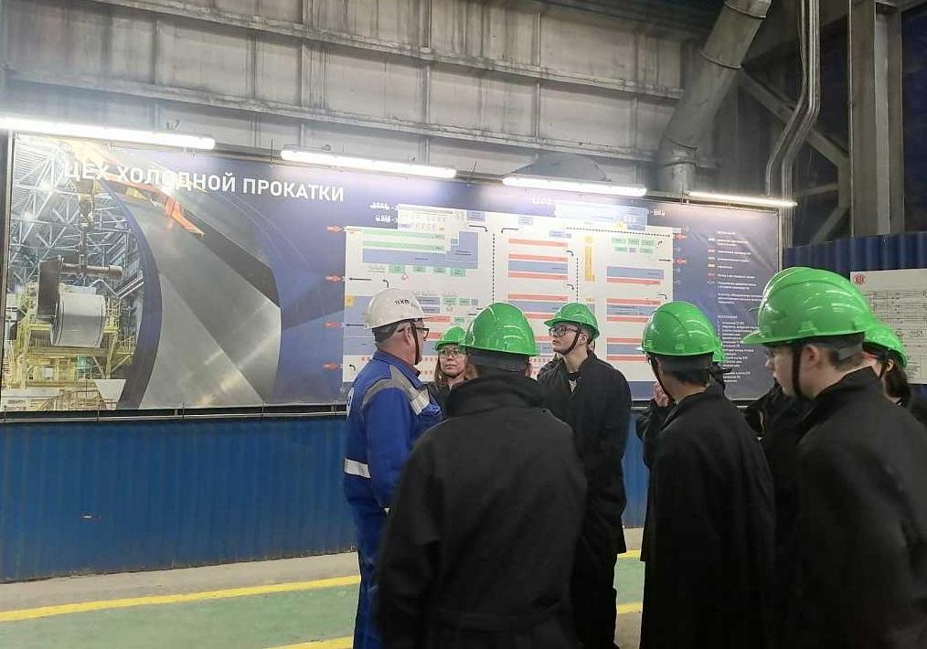 ВИЗ-Сталь продолжает формировать интерес молодежи к рабочим профессиям