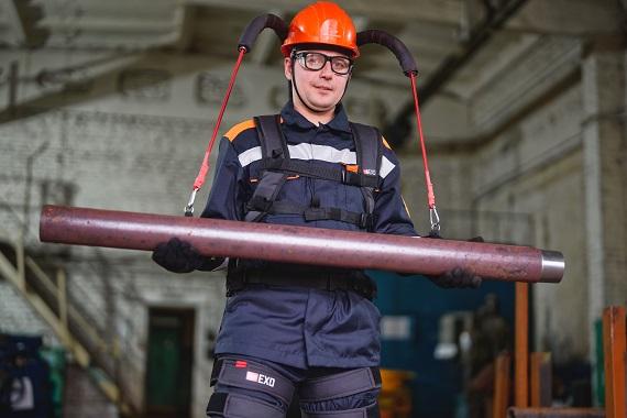 Михайловский ГОК внедряет промышленные экзоскелеты