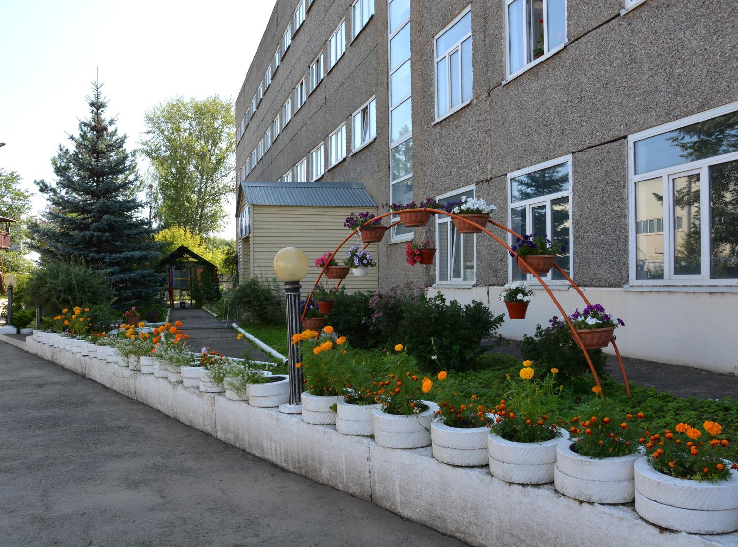 Завод «Ижсталь» украсил территорию в честь 265-летия